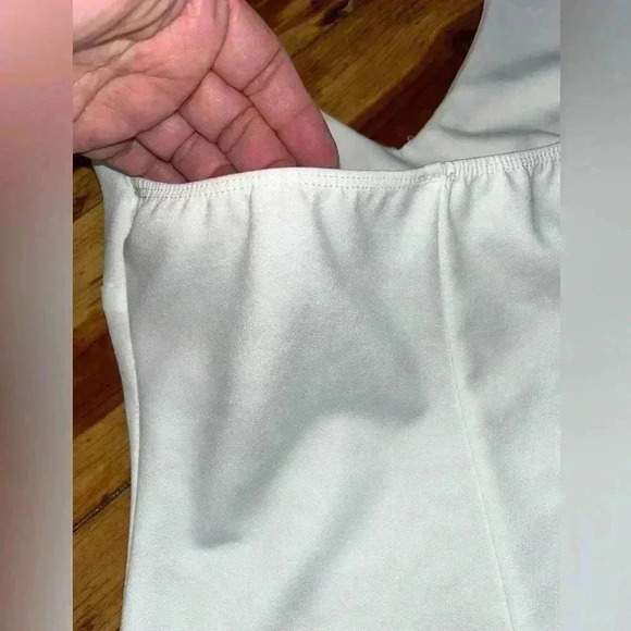 BlueBlush white embroidered Appliqué Halter mini dress floral, stretchy, - Picture 5 of 8